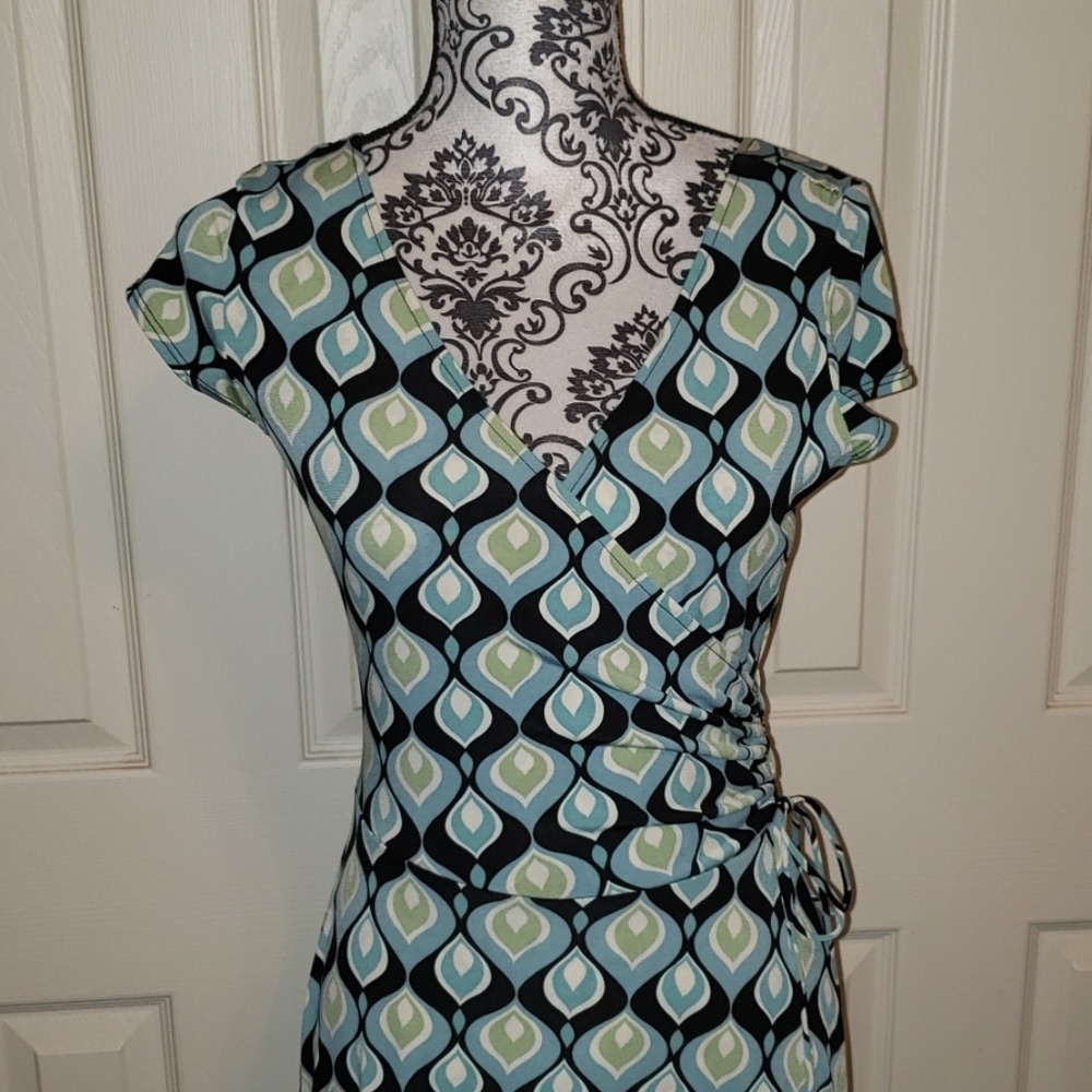 Dress - Picture 2 of 6